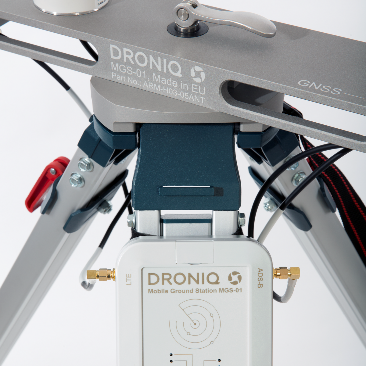 Die Mobile Ground Station (kurz MGS) ist eine mobile Verkehrsempfangsstation und dient in Kombination mit dem HOD4track Deutschland der Unterstützung von UAS-Fernpiloten beim Flug außerhalb der Sichtweite (BVLOS).