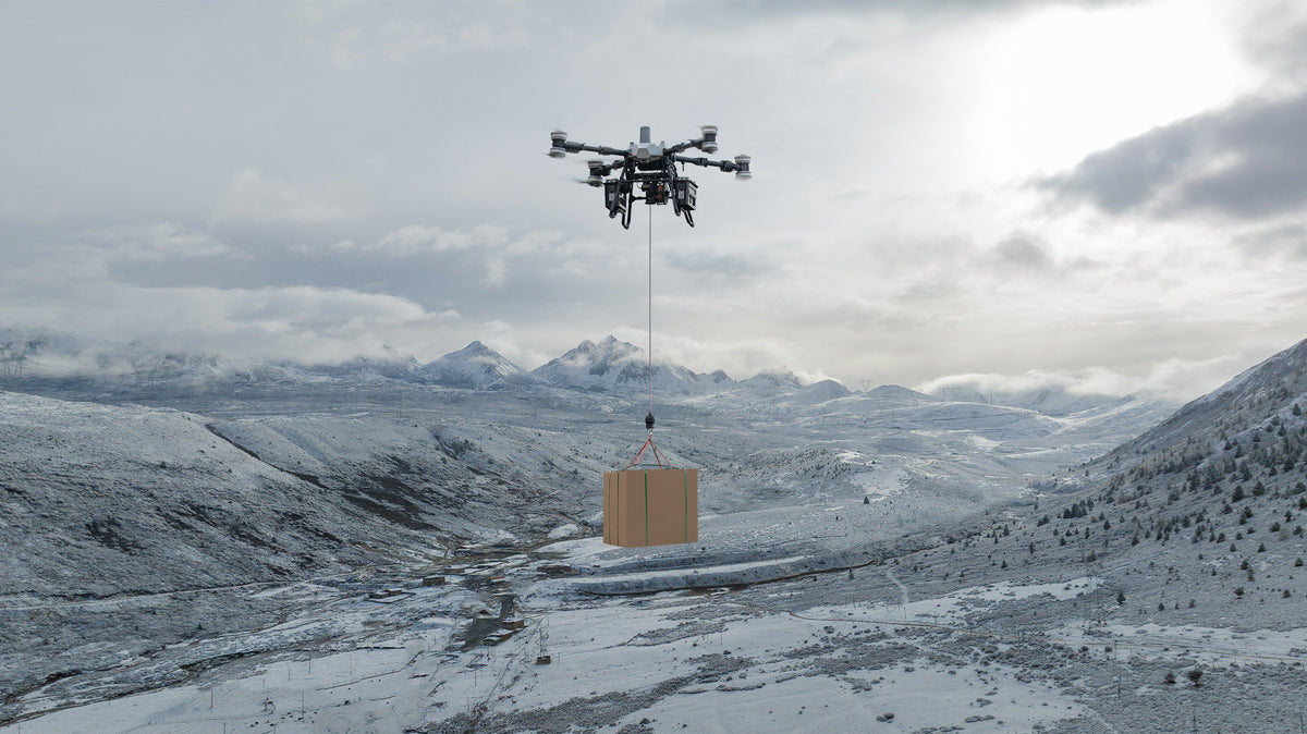 Schwerlastdrohne DJI FlyCart 100 beim Warentransport