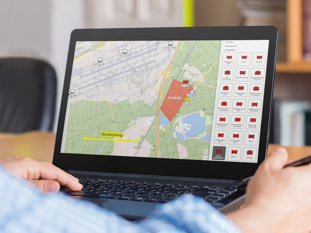 Anwender steuert die EDP Luftlage Plattform 