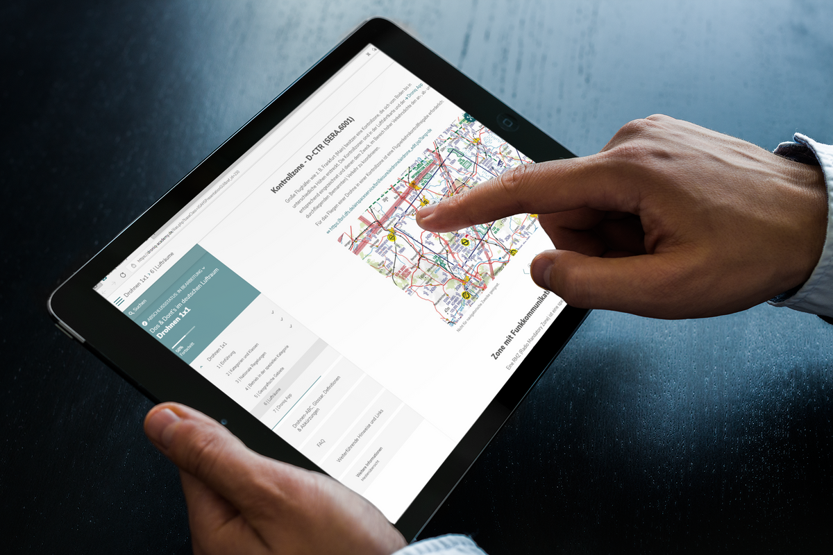 Das Online-Training vermittelt das nötige Grundwissen für jeden Drohnenpiloten. Es kann als ideale Vorbereitung oder Ergänzung für das luftrechtlich notwendige Training für die offene Kategorien A1/A3 sowie A2 genutzt werden.