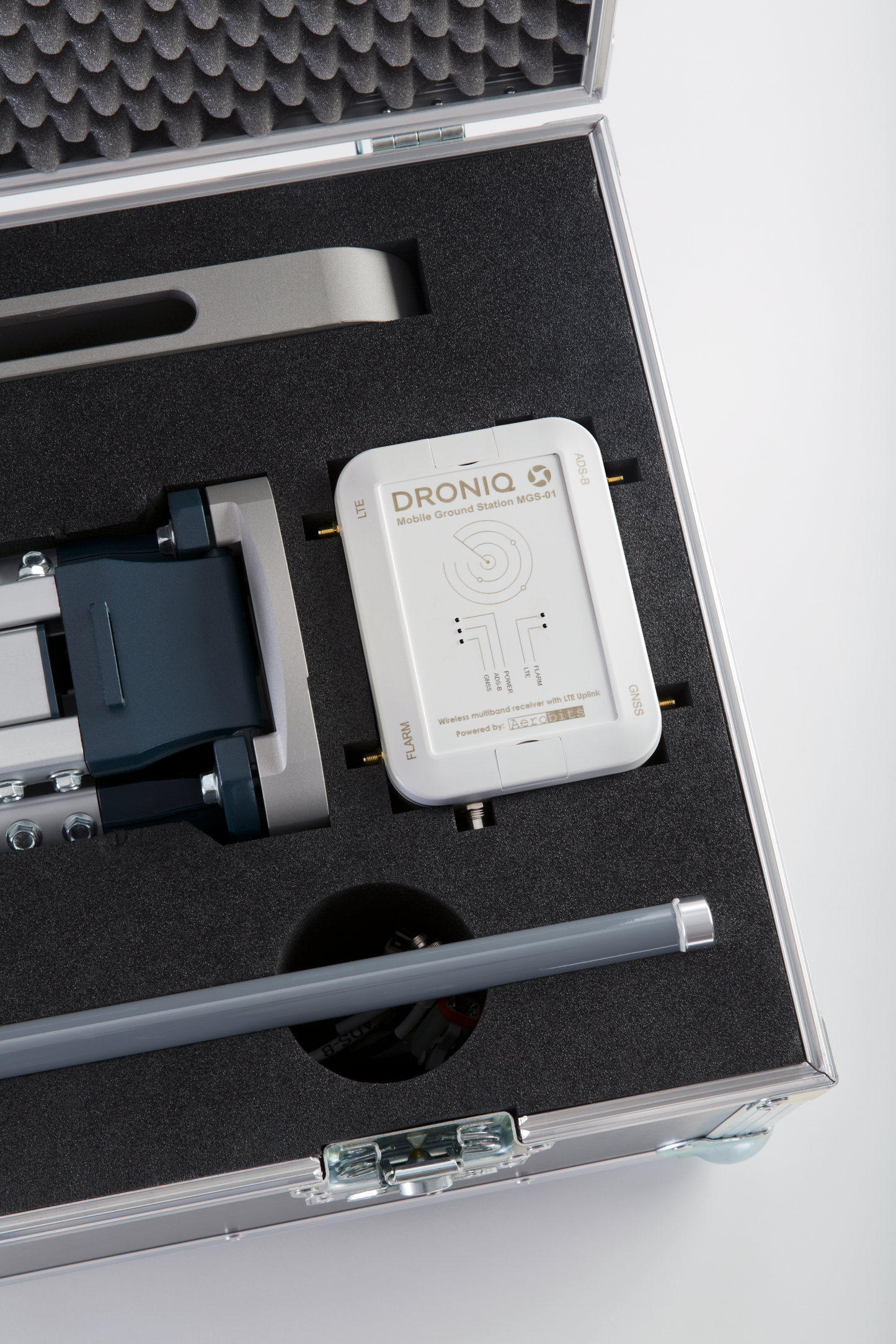 Die Mobile Ground Station (kurz MGS) ist eine mobile Verkehrsempfangsstation und dient in Kombination mit dem HOD4track Deutschland der Unterstützung von UAS-Fernpiloten beim Flug außerhalb der Sichtweite (BVLOS).