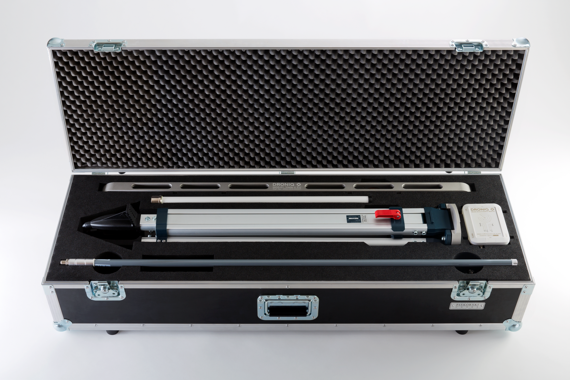 Die Mobile Ground Station (kurz MGS) ist eine mobile Verkehrsempfangsstation und dient in Kombination mit dem HOD4track Deutschland der Unterstützung von UAS-Fernpiloten beim Flug außerhalb der Sichtweite (BVLOS).