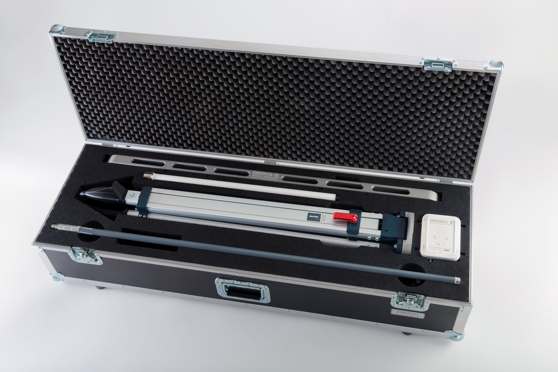 Die Mobile Ground Station (kurz MGS) ist eine mobile Verkehrsempfangsstation und dient in Kombination mit dem HOD4track Deutschland der Unterstützung von UAS-Fernpiloten beim Flug außerhalb der Sichtweite (BVLOS).