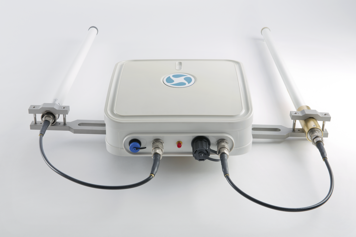 Die Omnidirectional Ground Station (kurz OGS) ist eine stationäre Verkehrsempfangsstation und dient in Kombination mit dem HOD4track Deutschland der Unterstützung von UAS-Fernpiloten beim Flug außerhalb der Sichtweite (BVLOS).